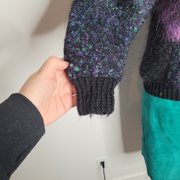 Vintage black and purple wool sweater - Picture 5 of 10